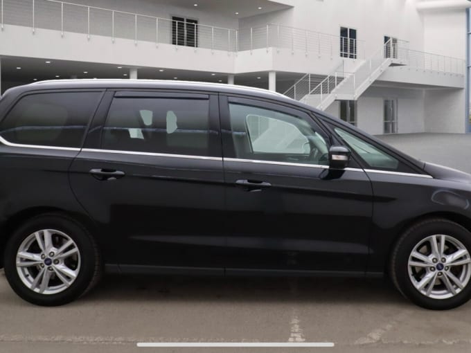 2025 Ford Galaxy