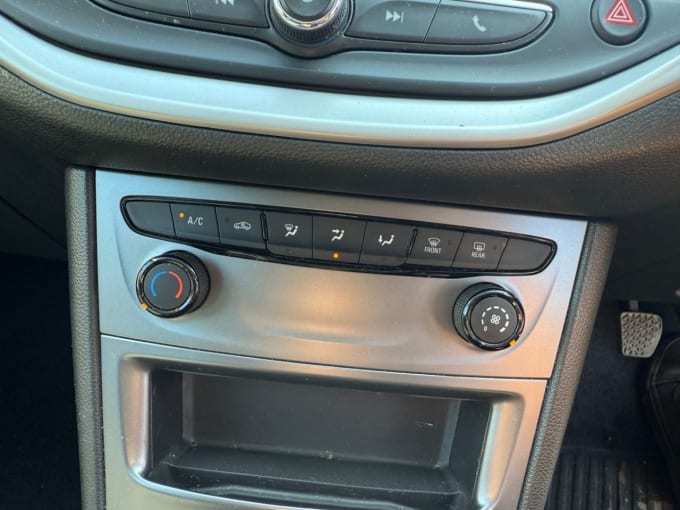 2025 Vauxhall Astra