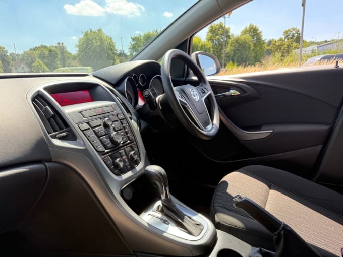 2025 Vauxhall Astra