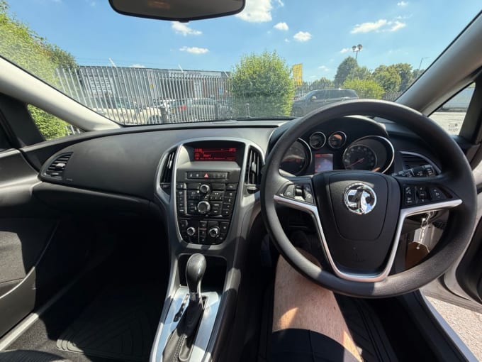 2025 Vauxhall Astra