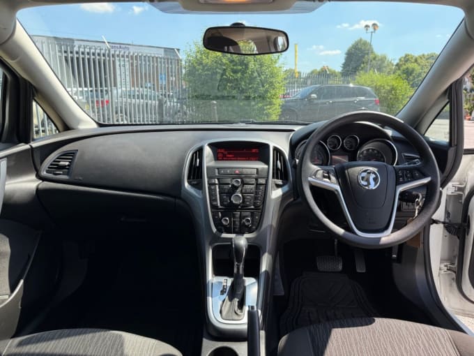 2025 Vauxhall Astra