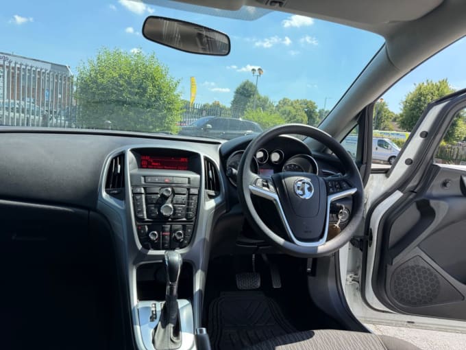 2025 Vauxhall Astra