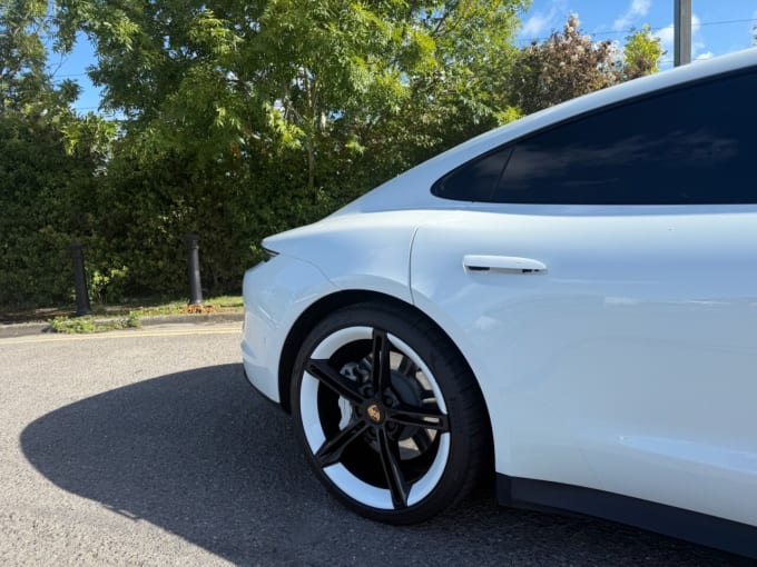 2025 Porsche Taycan