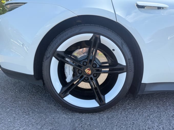 2025 Porsche Taycan