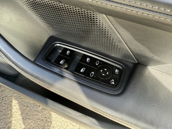 2025 Porsche Taycan