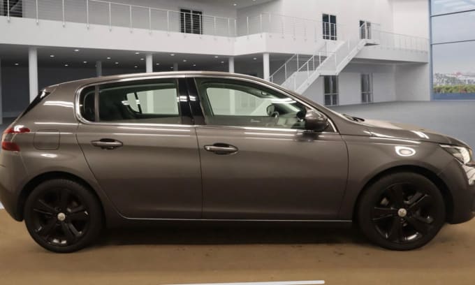 2025 Peugeot 308