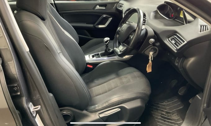 2025 Peugeot 308