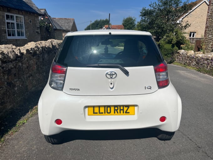 2010 Toyota Iq