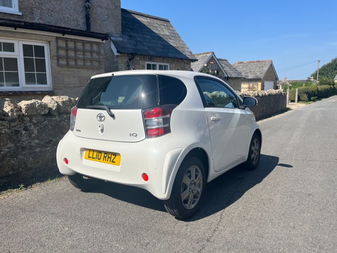 2010 Toyota Iq