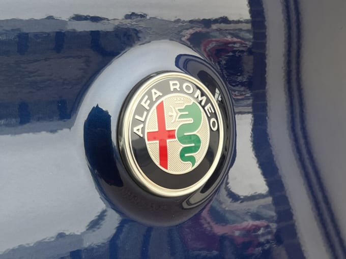 2025 Alfa Romeo Stelvio