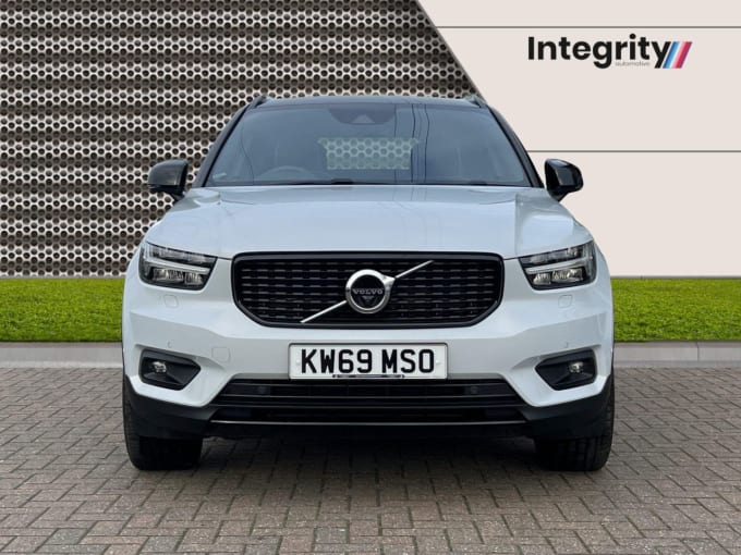 2025 Volvo Xc40