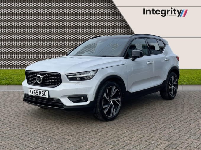 2025 Volvo Xc40