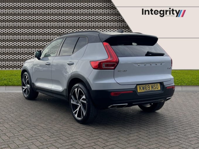 2025 Volvo Xc40