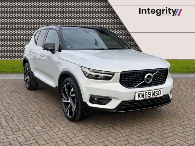 2025 Volvo Xc40