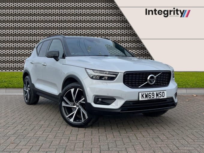 2025 Volvo Xc40