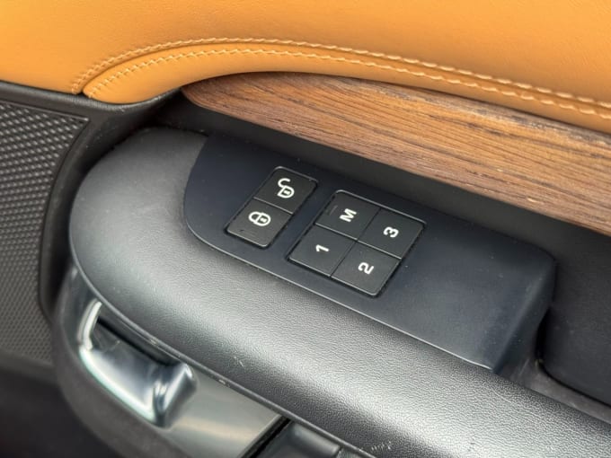 2025 Land Rover Discovery