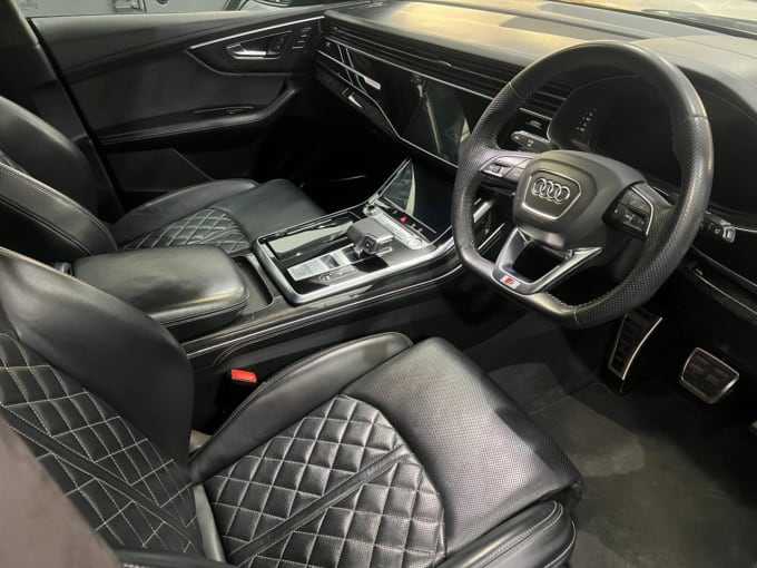 2025 Audi Q8