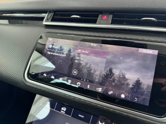2025 Land Rover Range Rover Velar