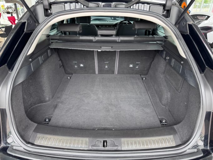 2025 Land Rover Range Rover Velar