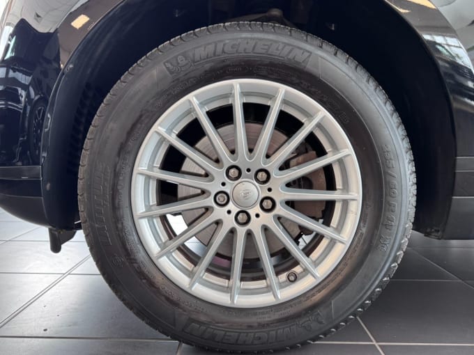 2025 Land Rover Range Rover Velar