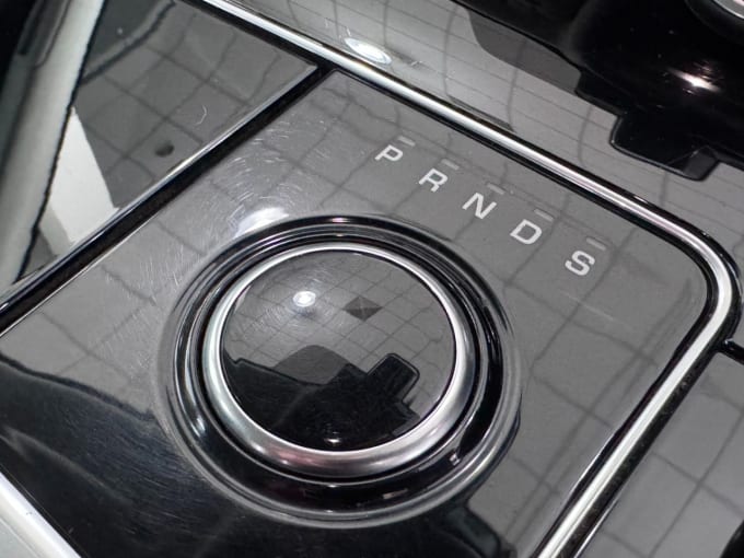 2025 Land Rover Range Rover Velar