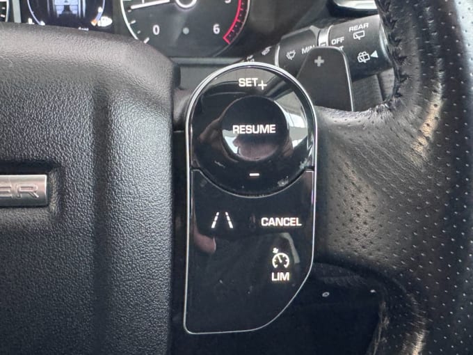 2025 Land Rover Range Rover Velar