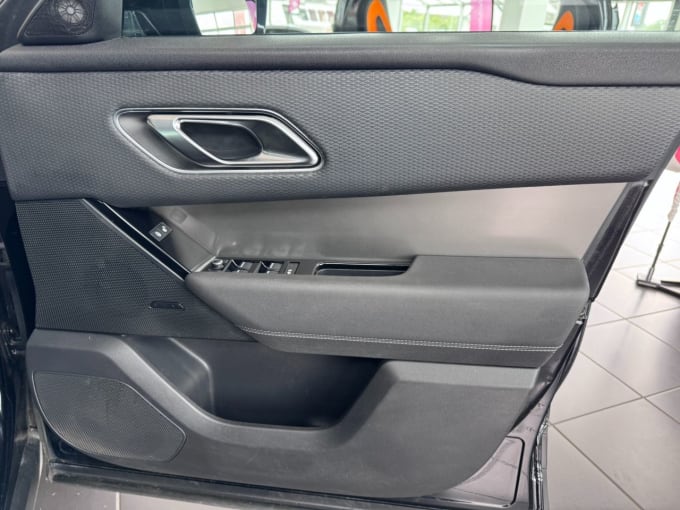 2025 Land Rover Range Rover Velar