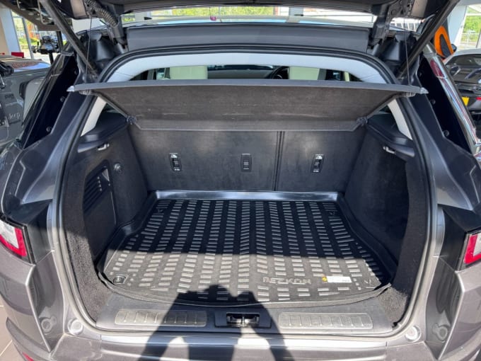 2025 Land Rover Range Rover Evoque