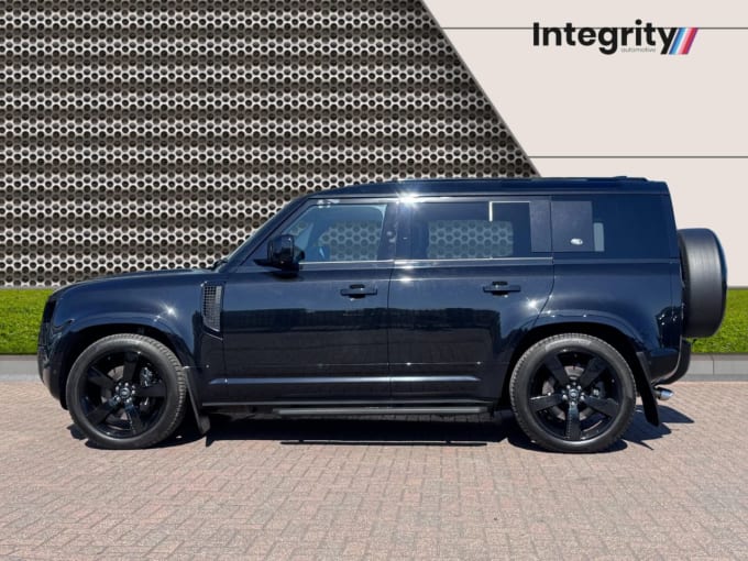 2025 Land Rover Defender