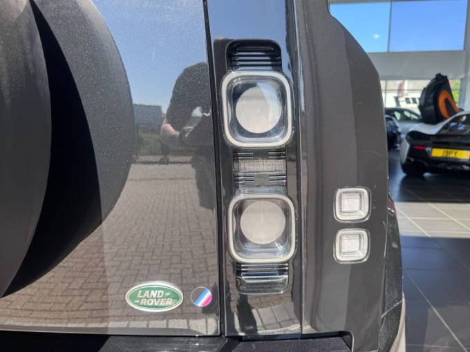 2025 Land Rover Defender