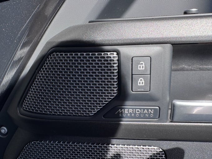 2025 Land Rover Defender