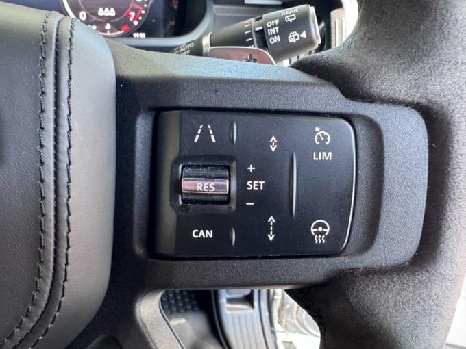 2025 Land Rover Defender