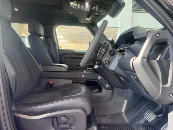 2025 Land Rover Defender