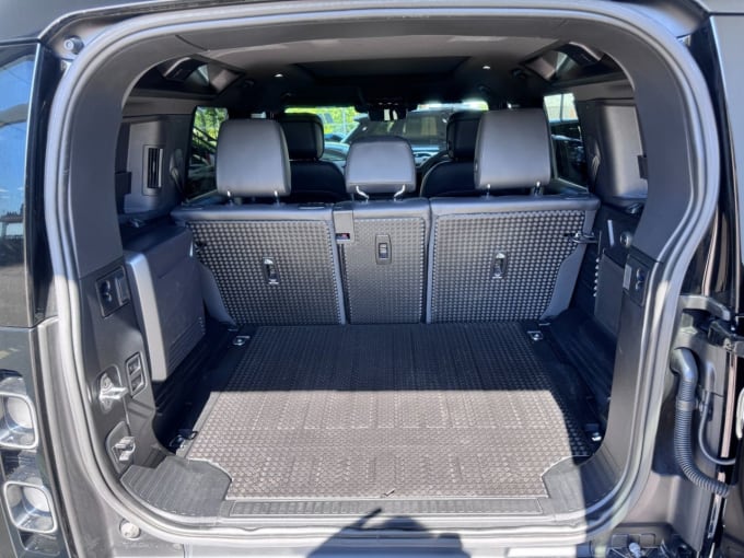 2025 Land Rover Defender