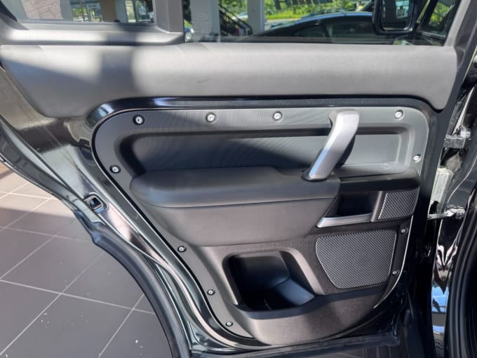 2025 Land Rover Defender