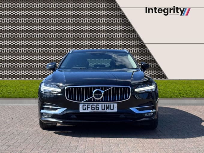 2025 Volvo V90