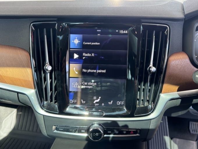 2025 Volvo V90