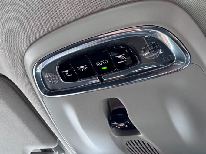 2025 Volvo V90