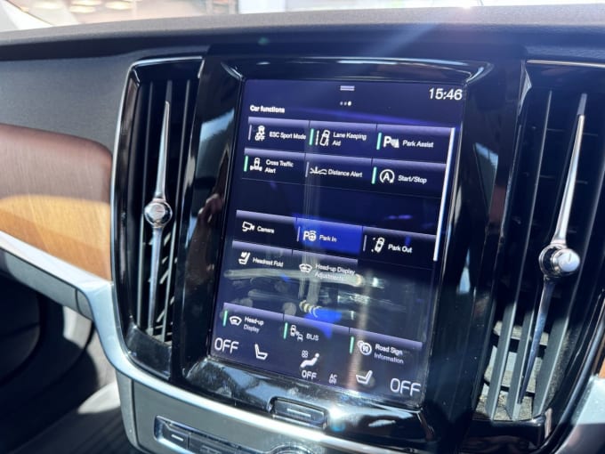 2025 Volvo V90
