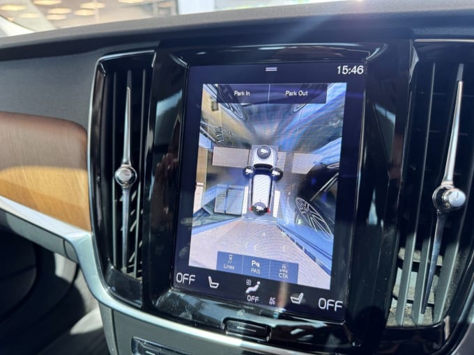 2025 Volvo V90