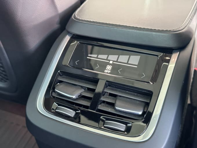 2025 Volvo V90