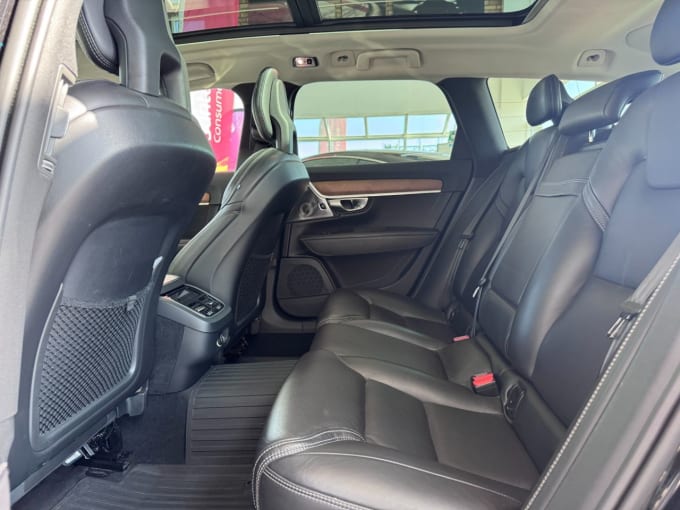 2025 Volvo V90