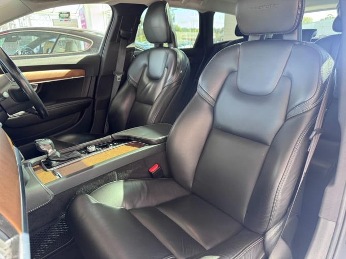 2025 Volvo V90