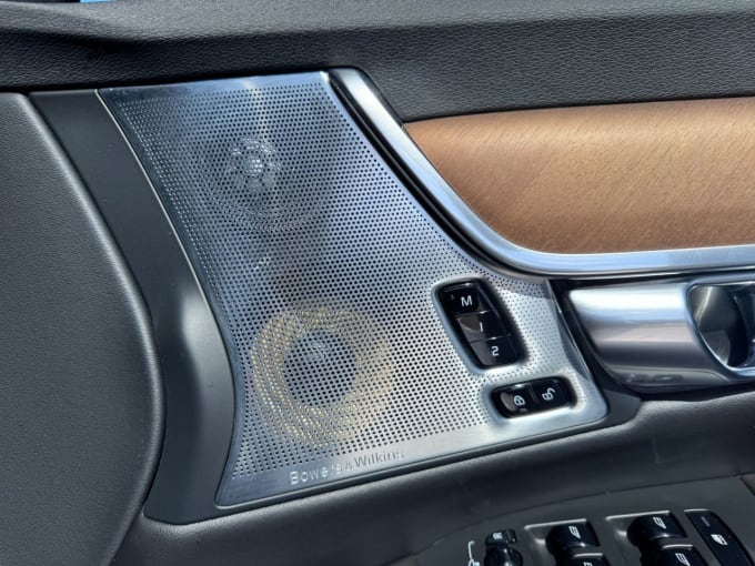 2025 Volvo V90