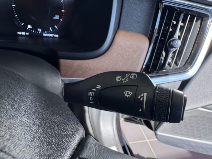 2025 Volvo V90