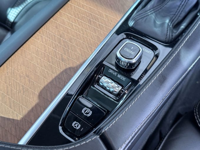 2025 Volvo V90