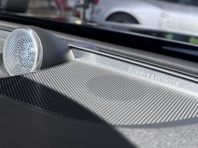2025 Volvo V90