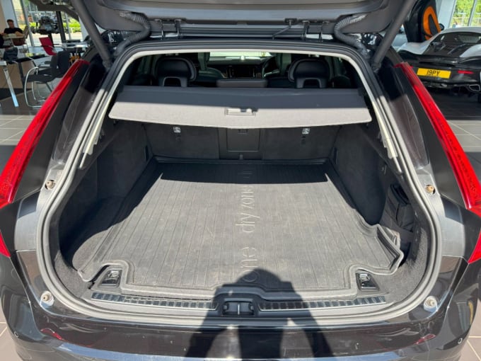 2025 Volvo V90