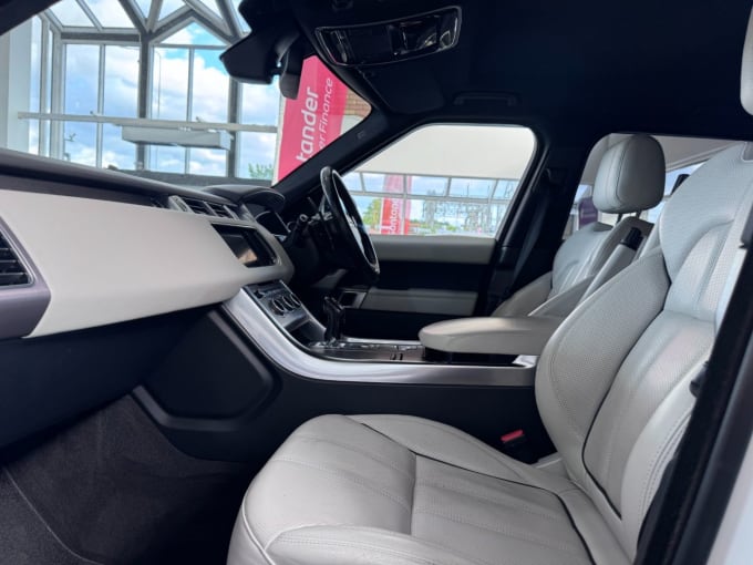 2025 Land Rover Range Rover Sport