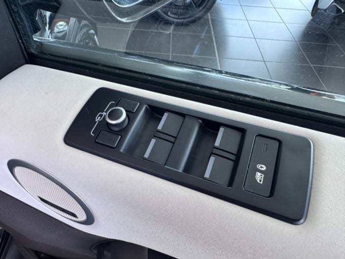 2025 Land Rover Discovery